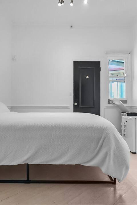 Venus By The Harbour Budget Hotel 시드니 외부 사진